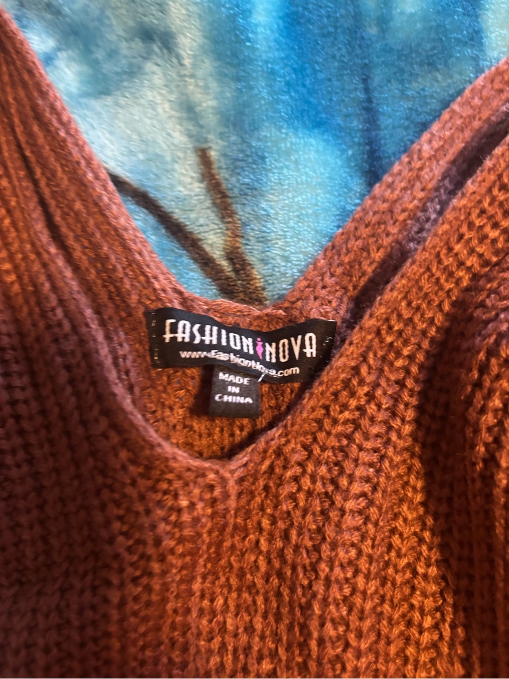 Fashion Nova Women's Burnt Orange V-Neck Knit Sweater